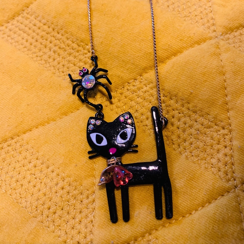Black cat necklace